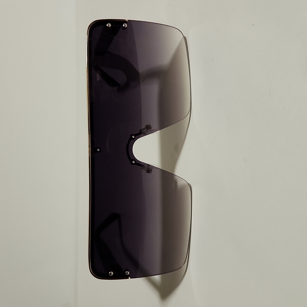 NWOT - Gradient tinted sunglasses